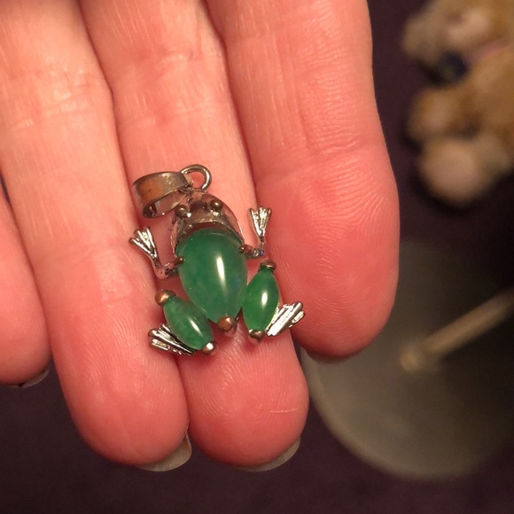 Genuine Jade Frog Pendant - Picture 8 of 9